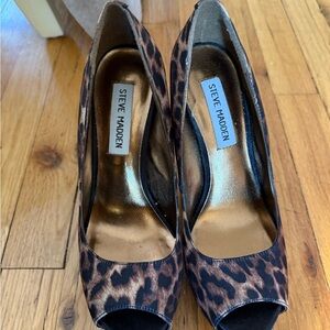 Steve Madden Brown Peep Toe Heels